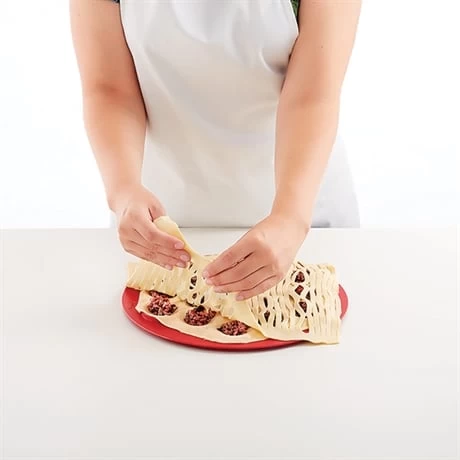 Lekue Kit 19 Petits Fours Avec Découpoirs Et Roulettes – Image 2